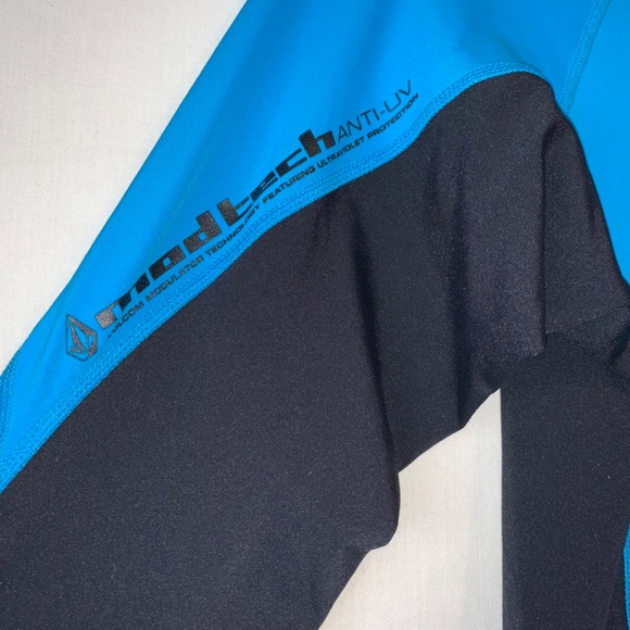Volcom Youth Blue Swim Long Sleeve Rashguard Size Medium - Picture 4 of 6